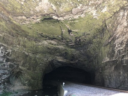 Visitar un Túnel Natural